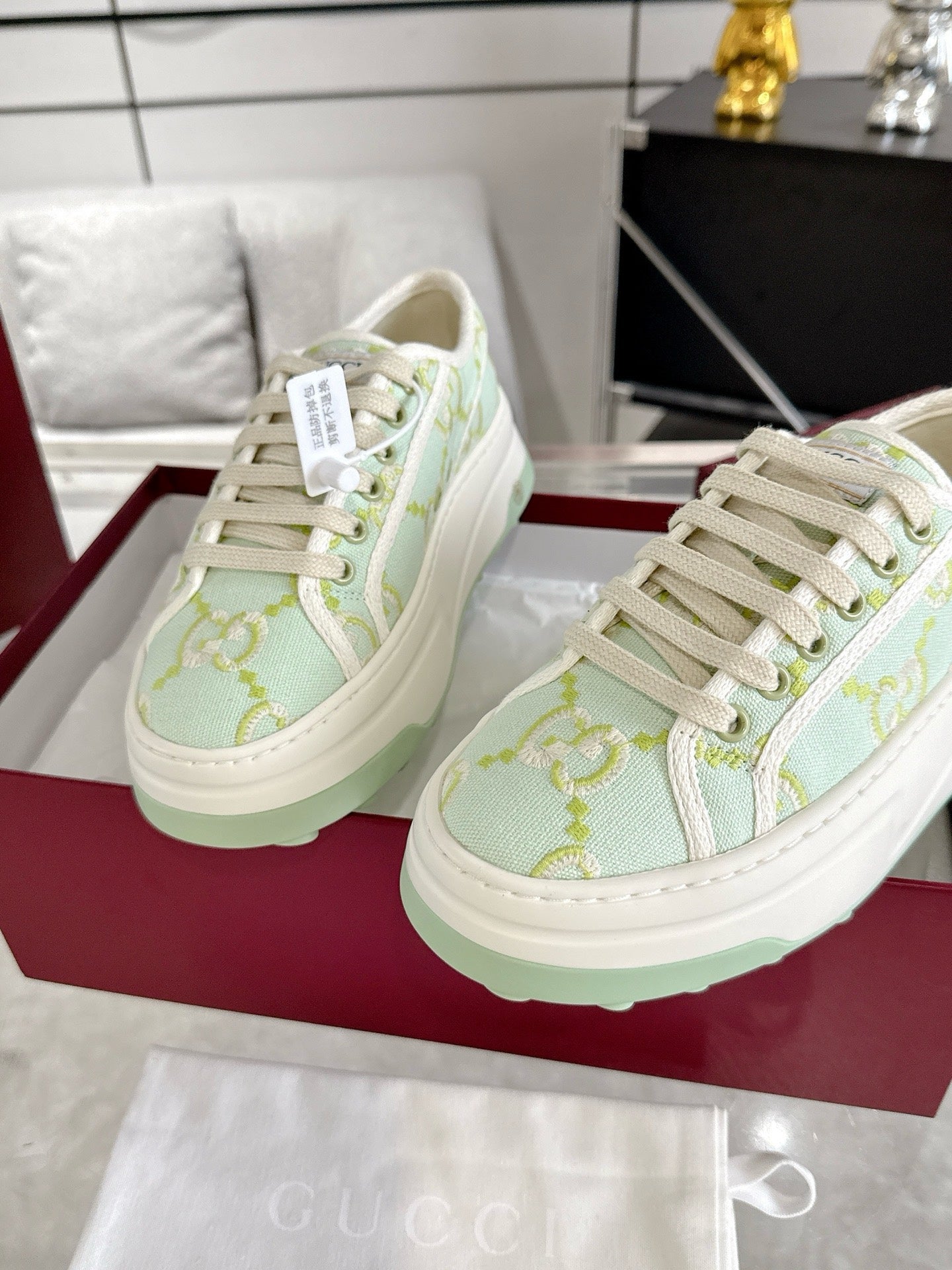 Guc thick soled canvas shoes