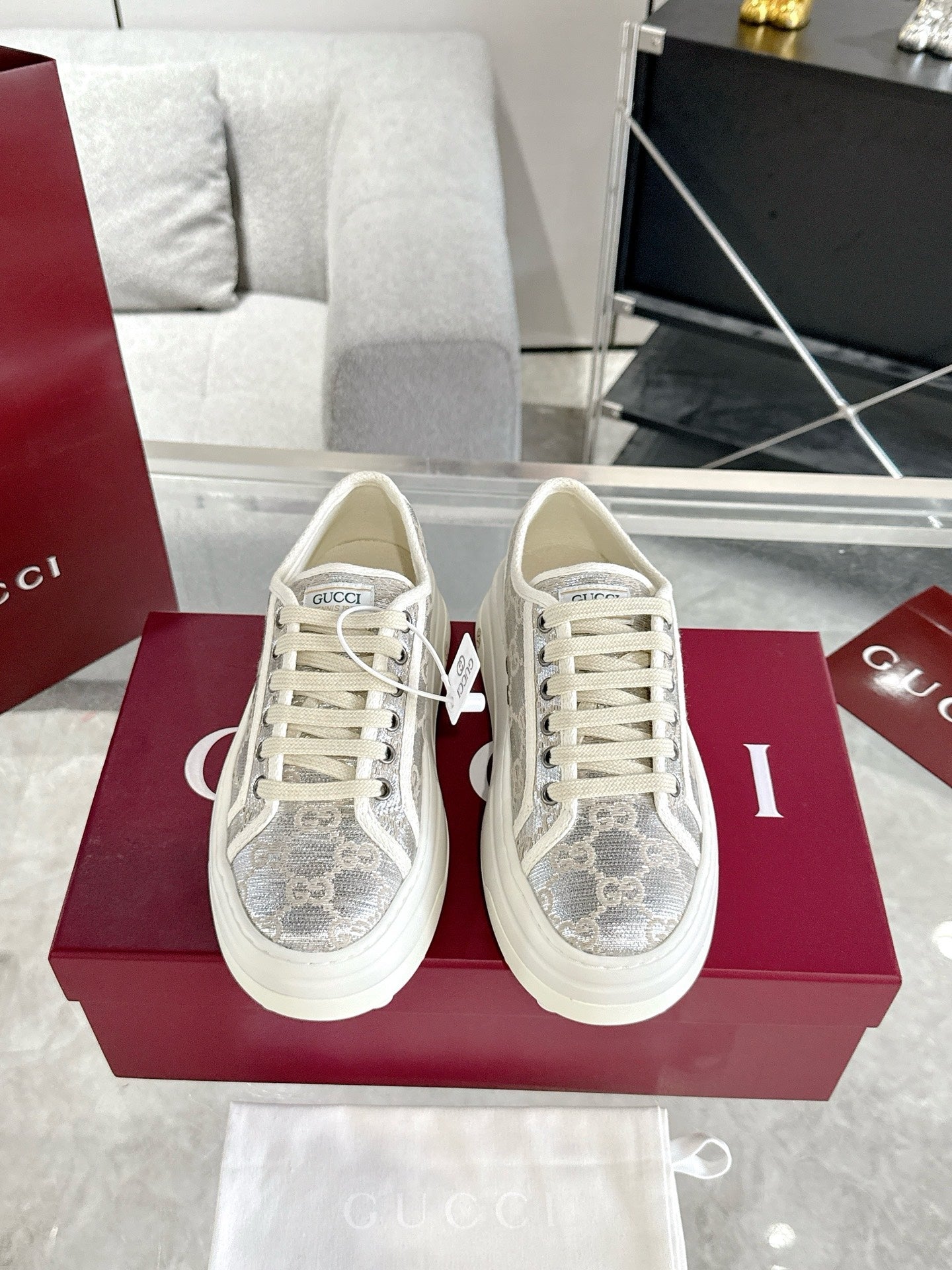 Guc thick soled canvas shoes