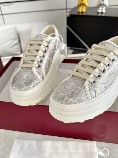 Guc thick soled canvas shoes