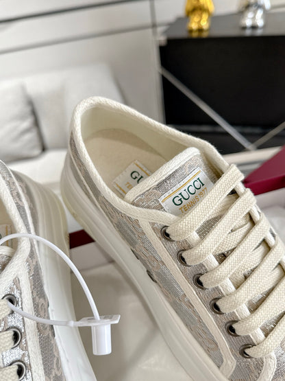 Guc thick soled canvas shoes