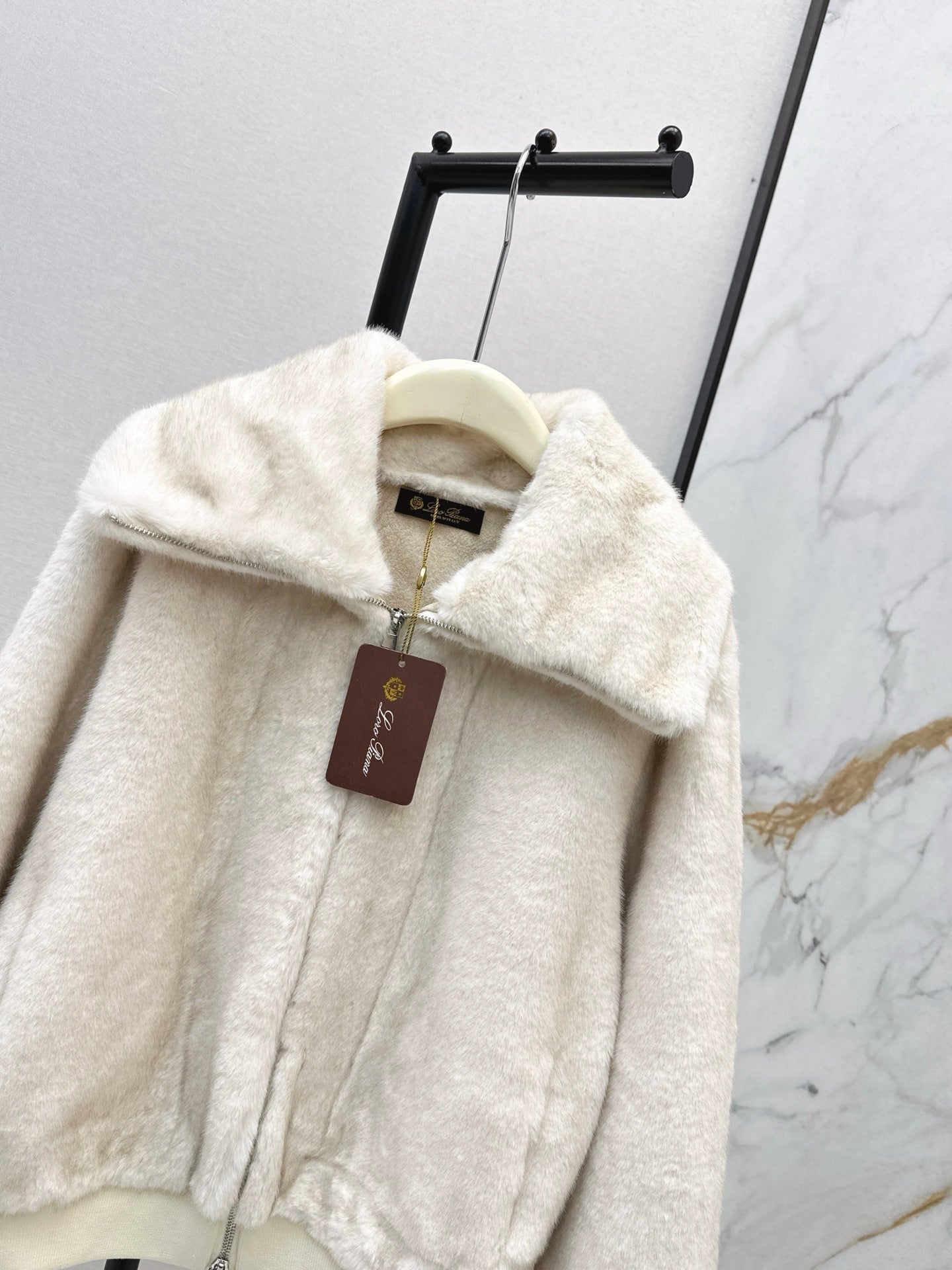 Loro 25fw fur jacket