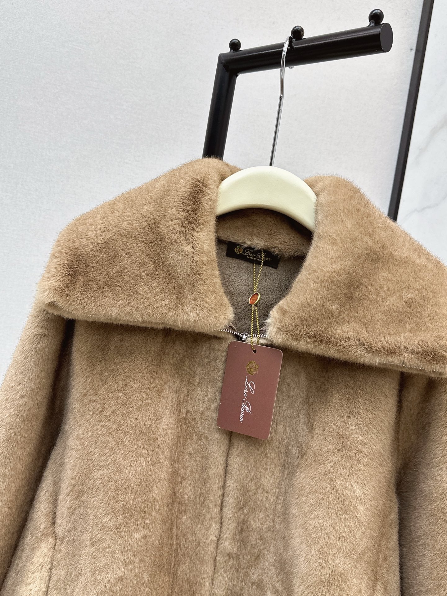 Loro 25fw fur jacket