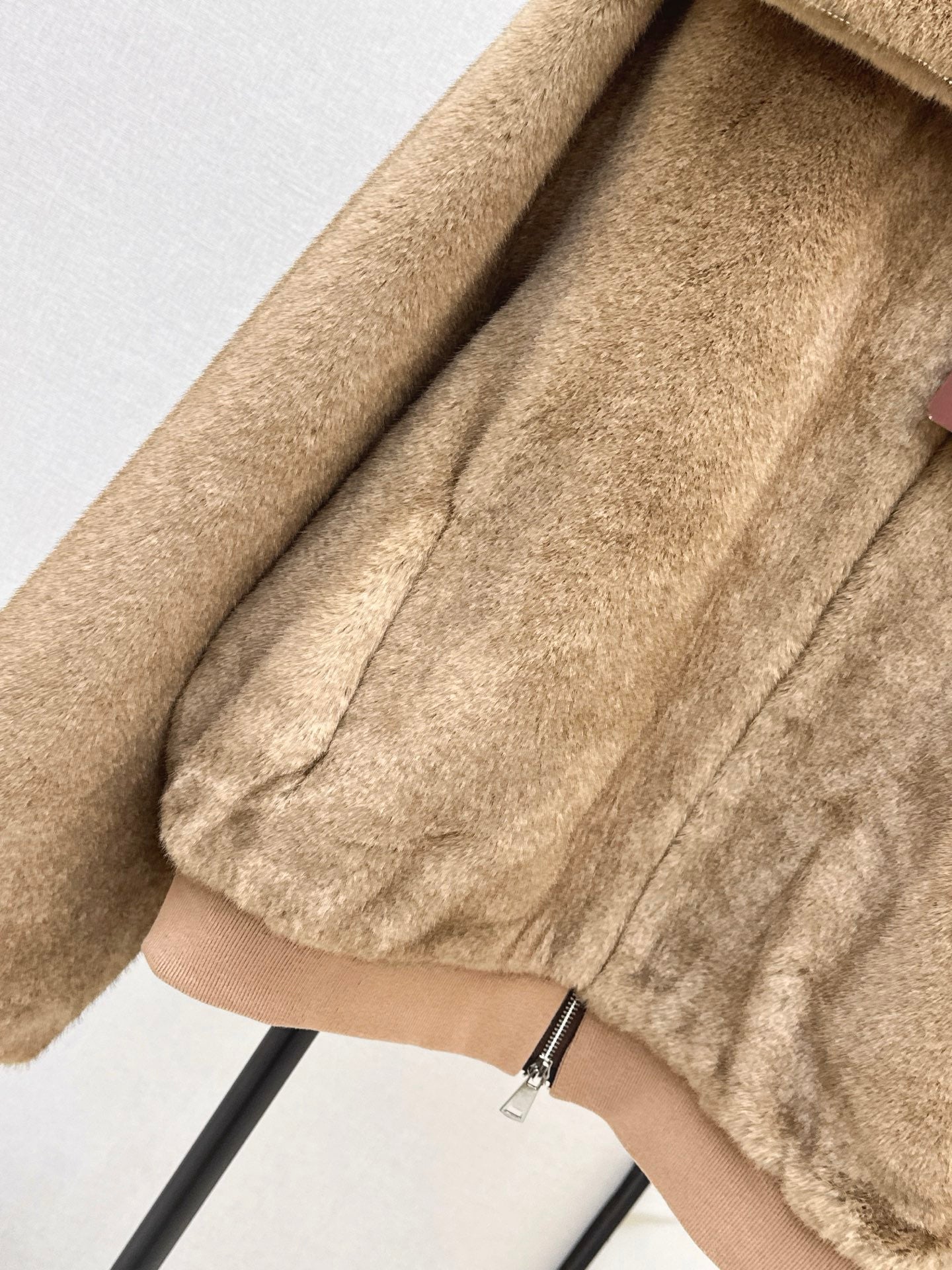 Loro 25fw fur jacket