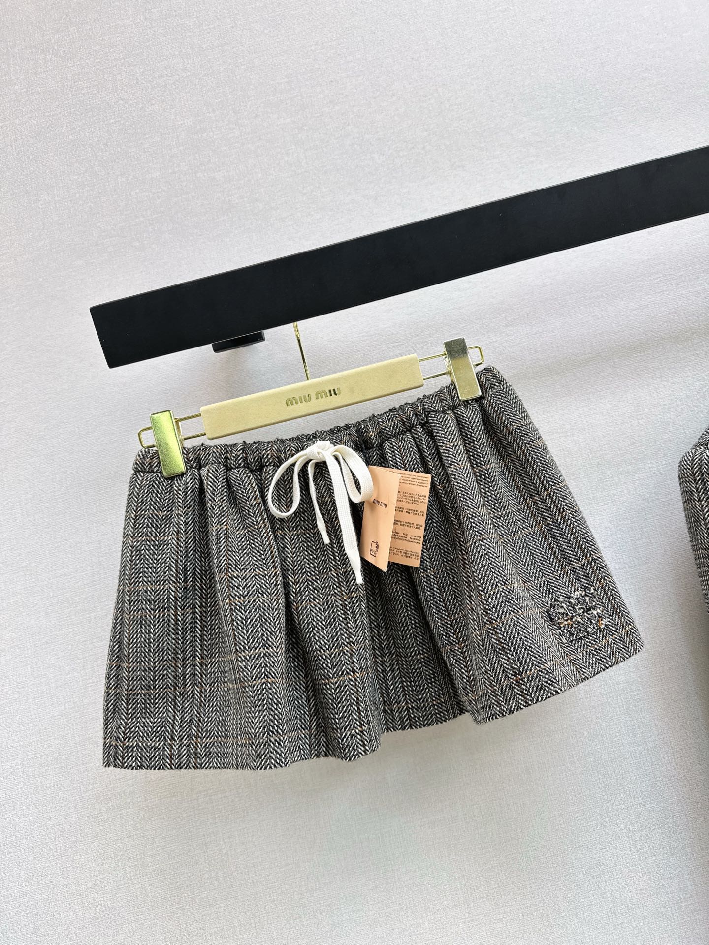 Miu 25fw bud miniskirt