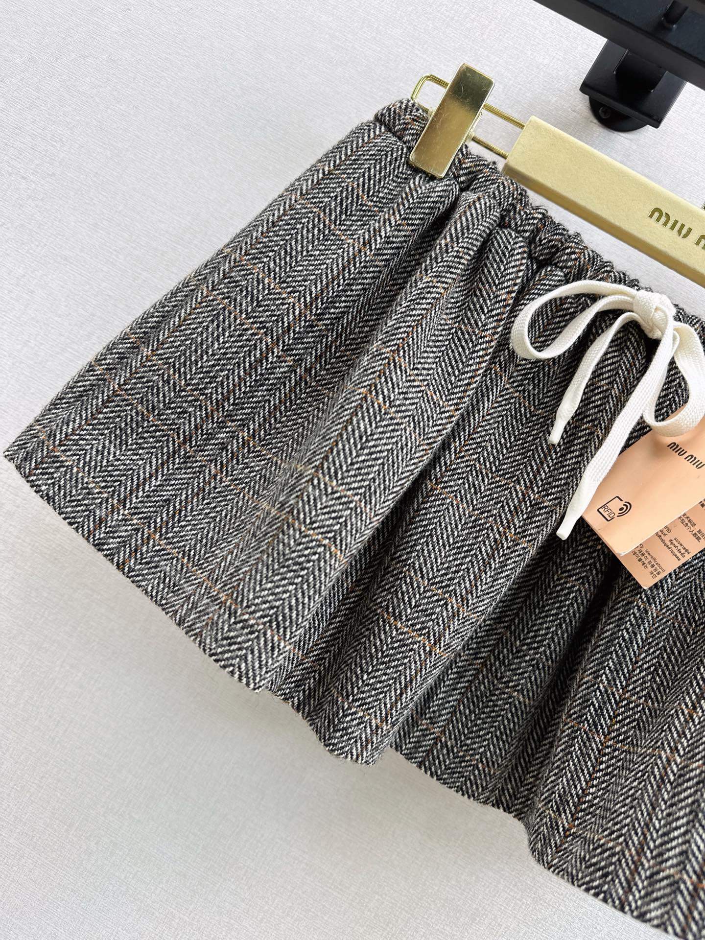 Miu 25fw bud miniskirt