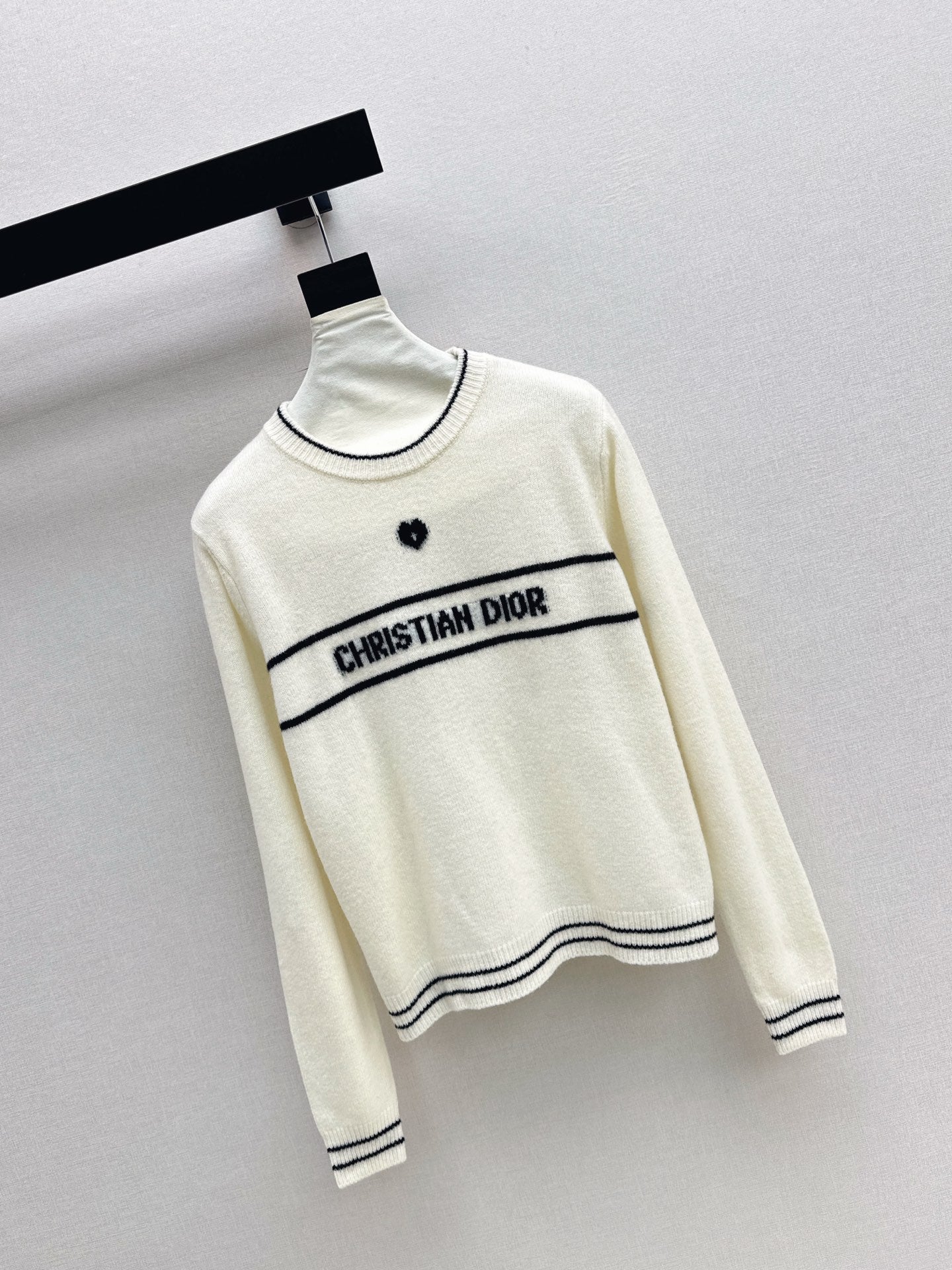 CD 25fw embroidery sweater