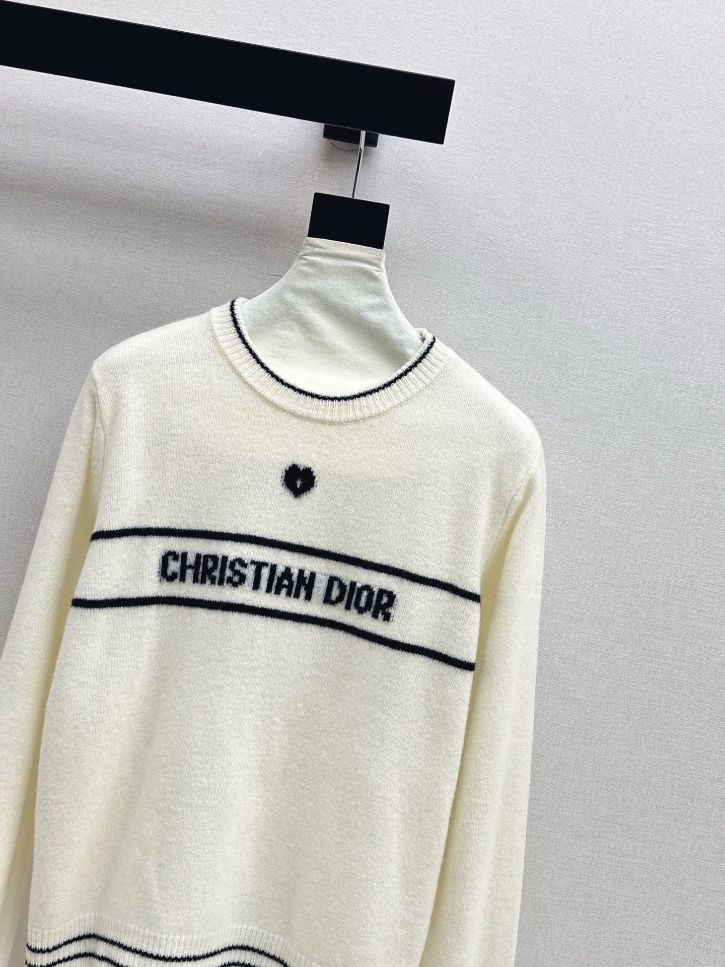 CD 25fw embroidery sweater