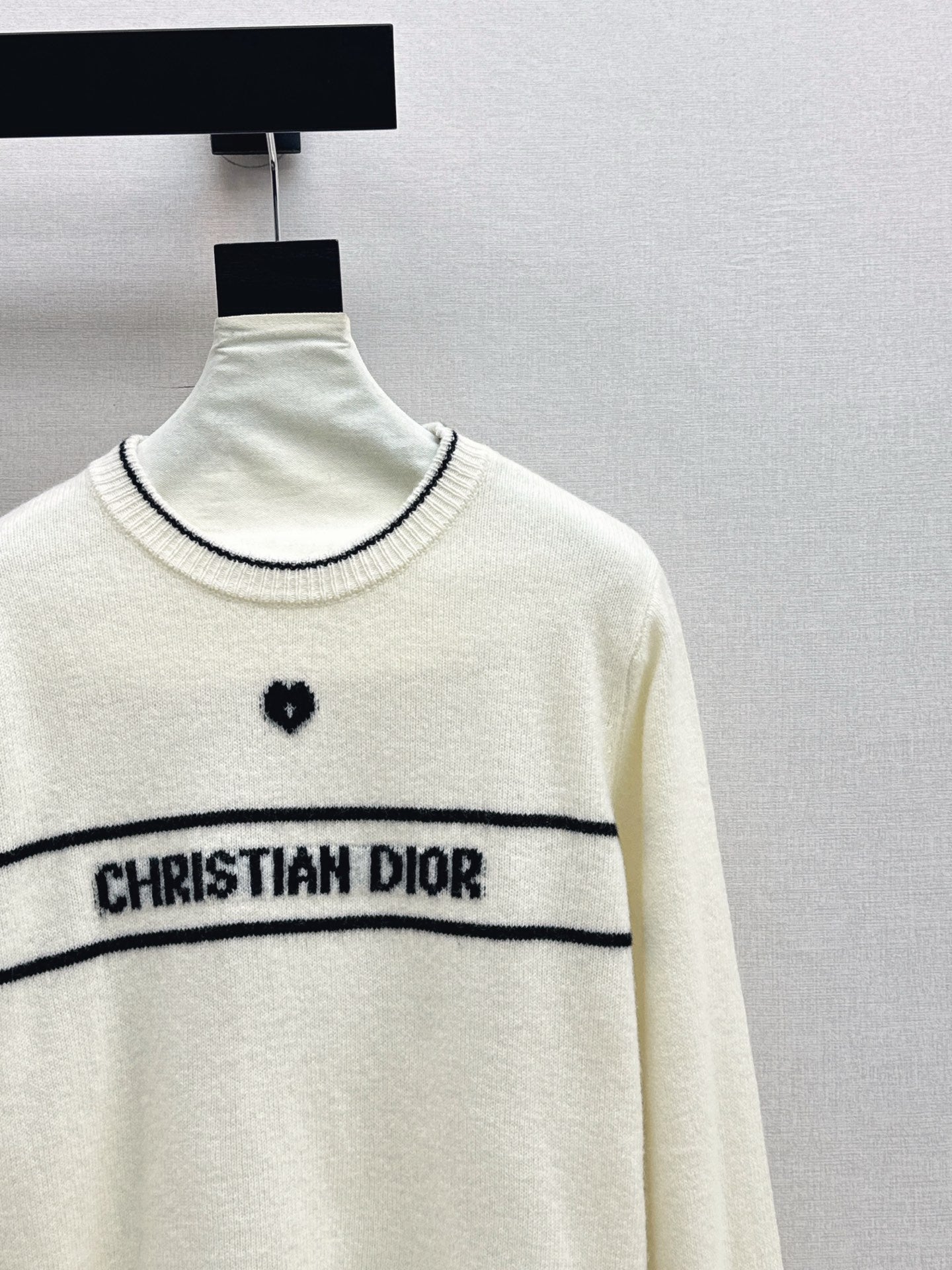 CD 25fw embroidery sweater