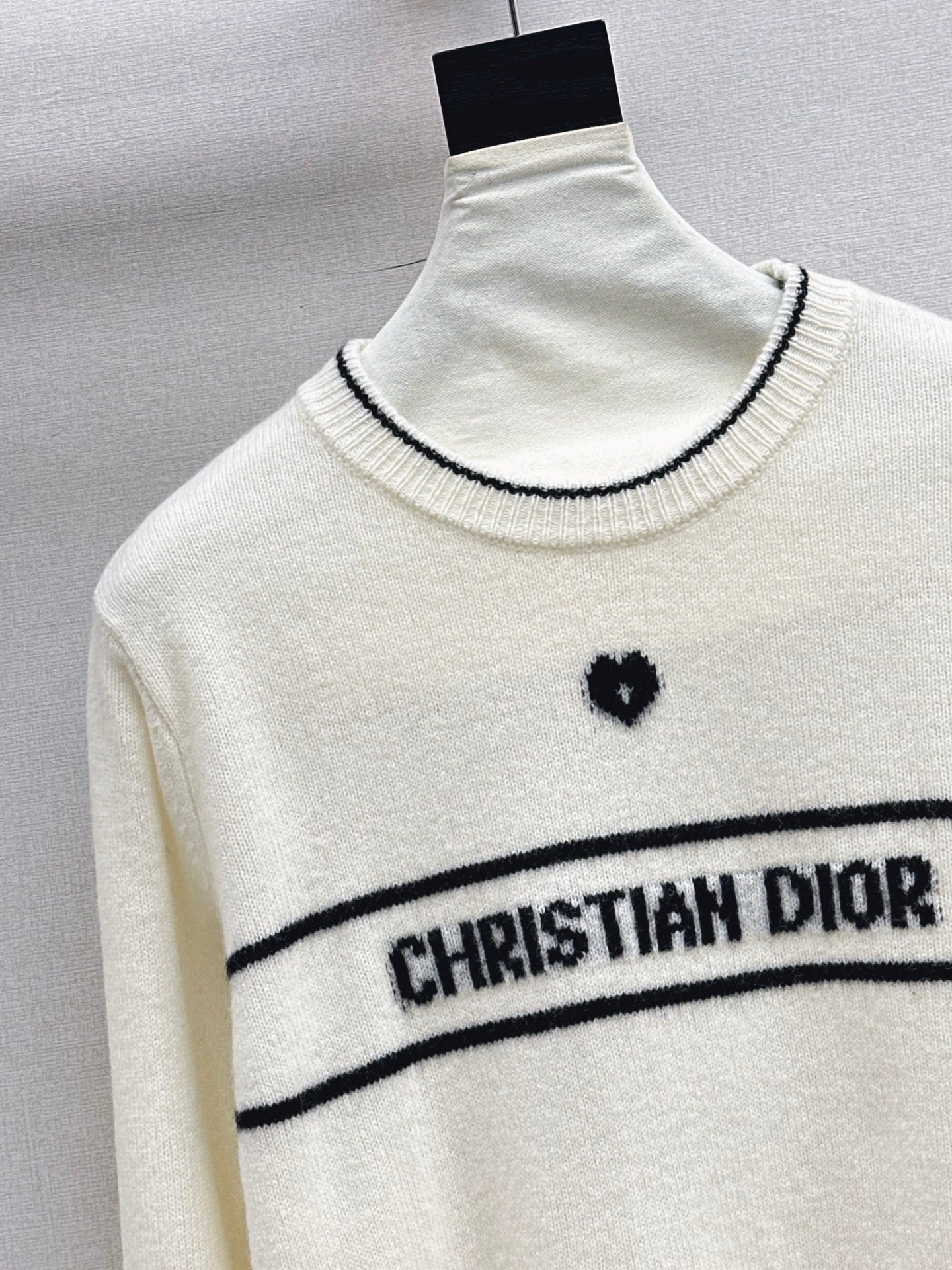 CD 25fw embroidery sweater