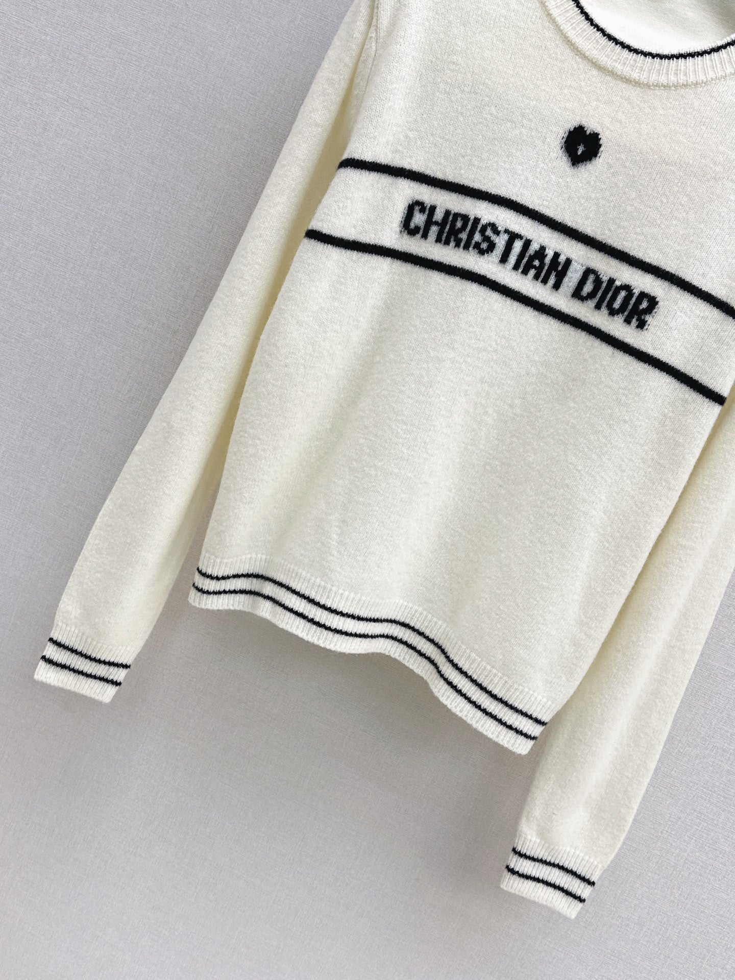 CD 25fw embroidery sweater