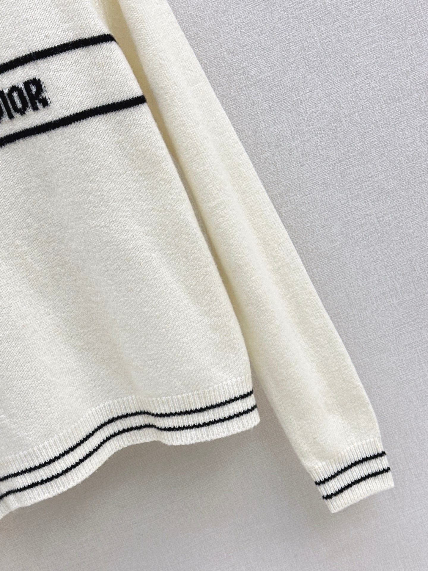 CD 25fw embroidery sweater