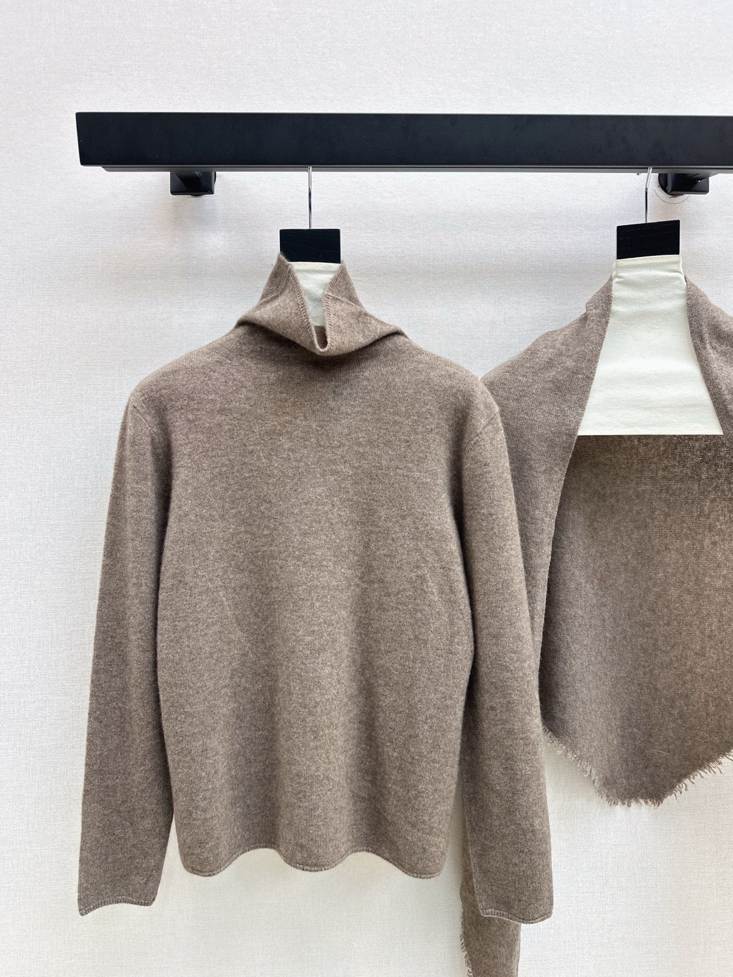 Loro 25fw cape sweater set