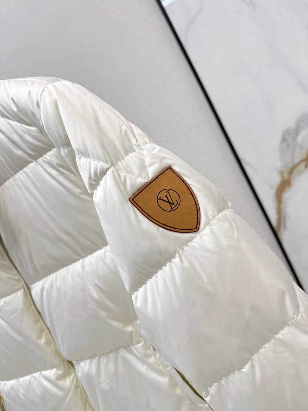 Loui 25fw down jacket