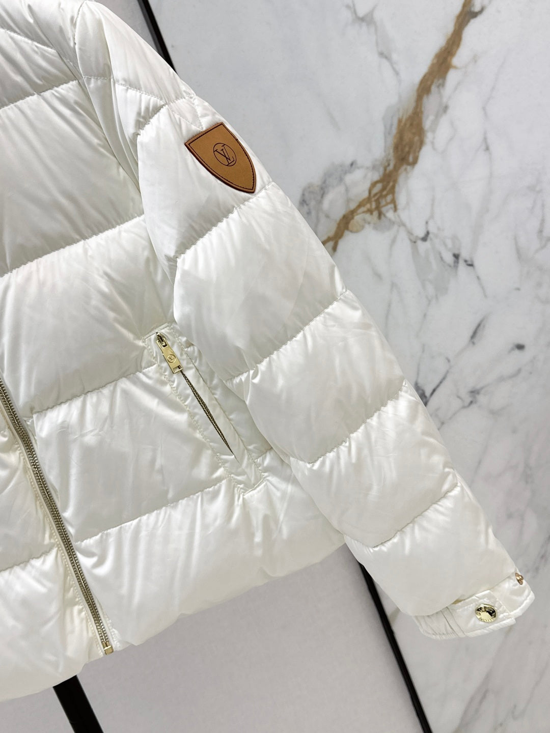 Loui 25fw down jacket