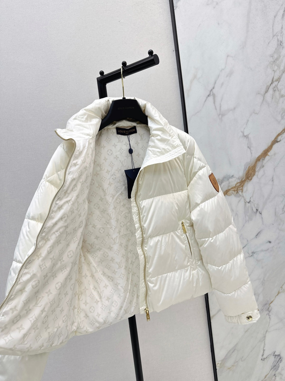 Loui 25fw down jacket