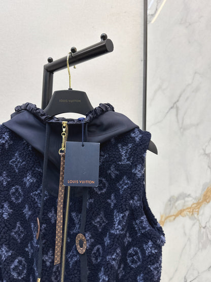 Loui 25fw hooded vest