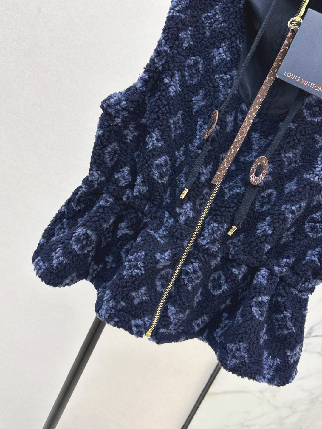 Loui 25fw hooded vest