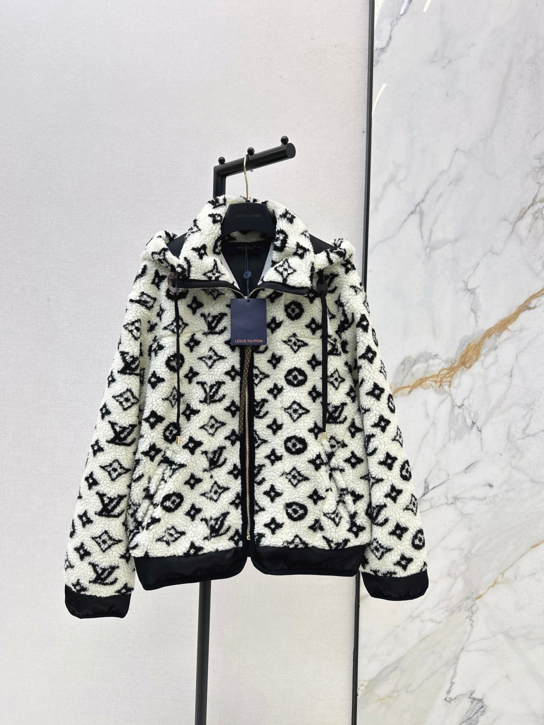 Loui 25fw hooded jacket