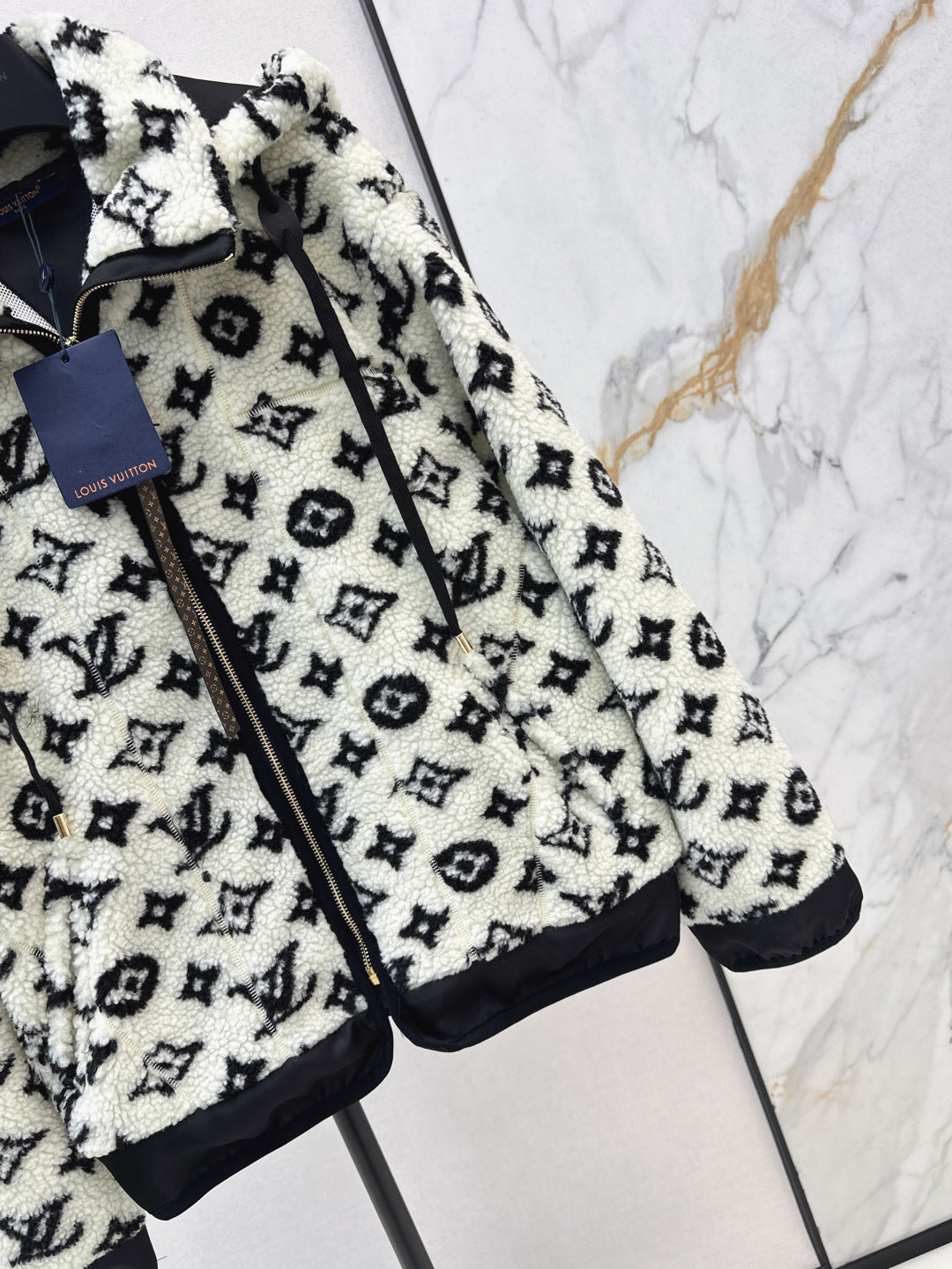 Loui 25fw hooded jacket