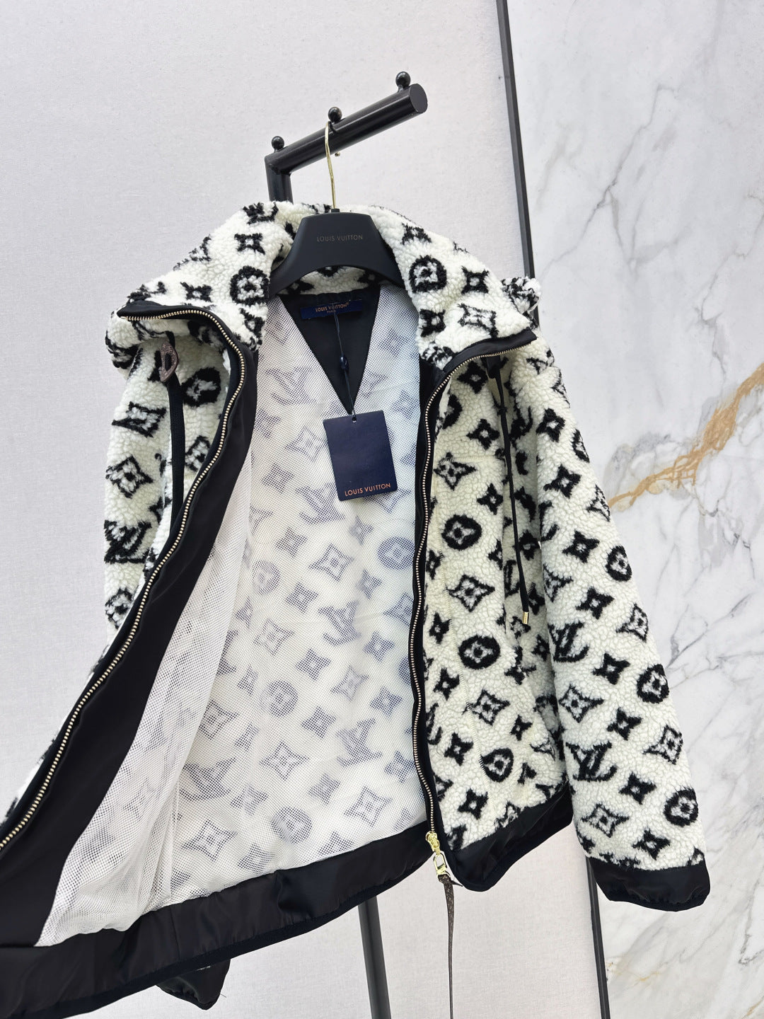 Loui 25fw hooded jacket