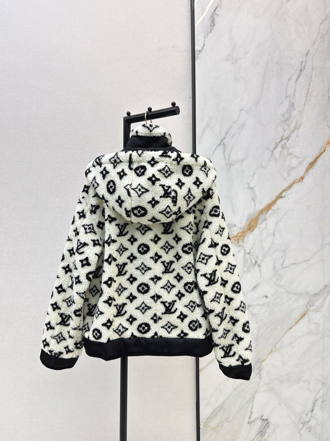 Loui 25fw hooded jacket