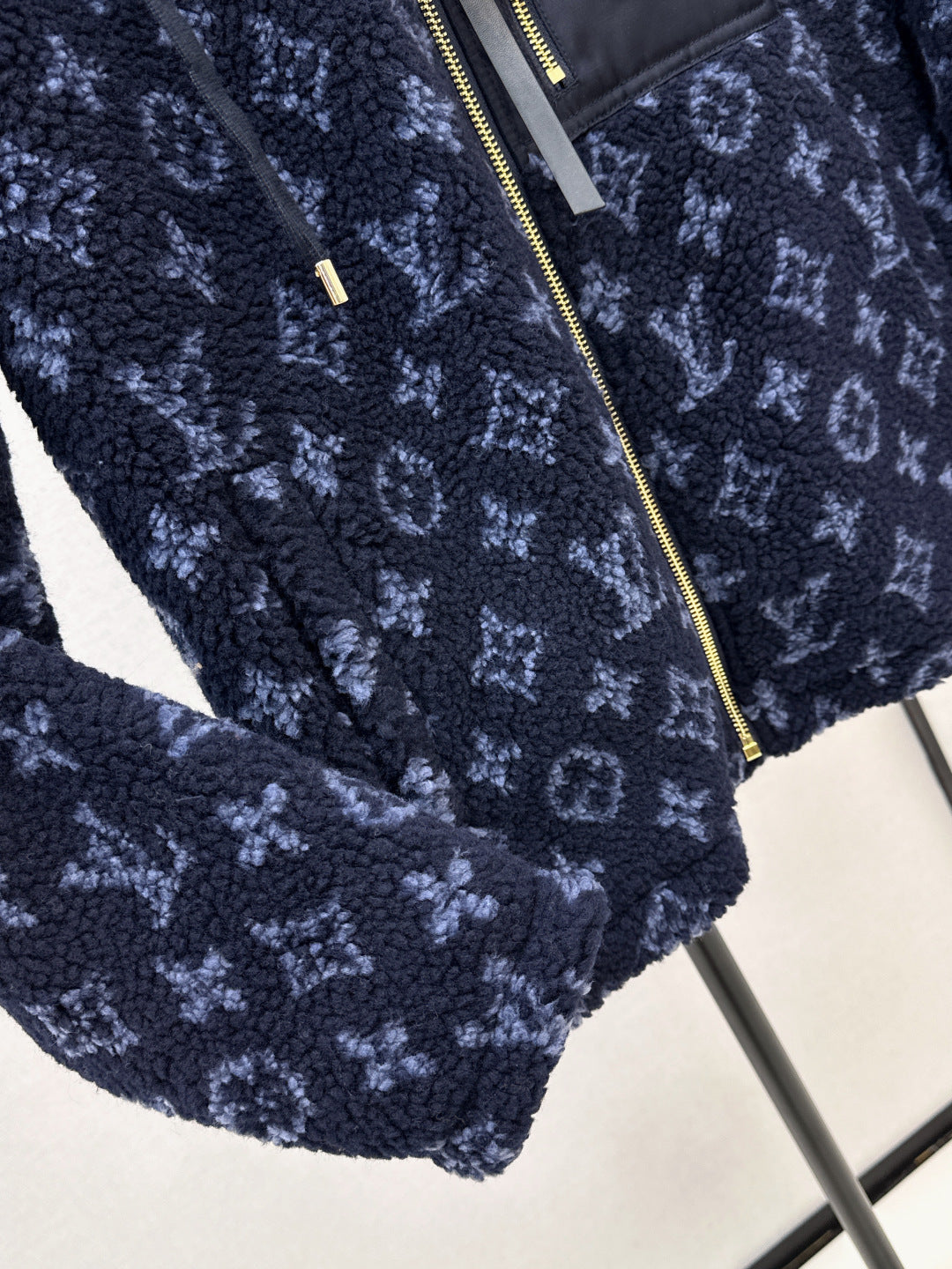 Loui 25fw hooded jacket