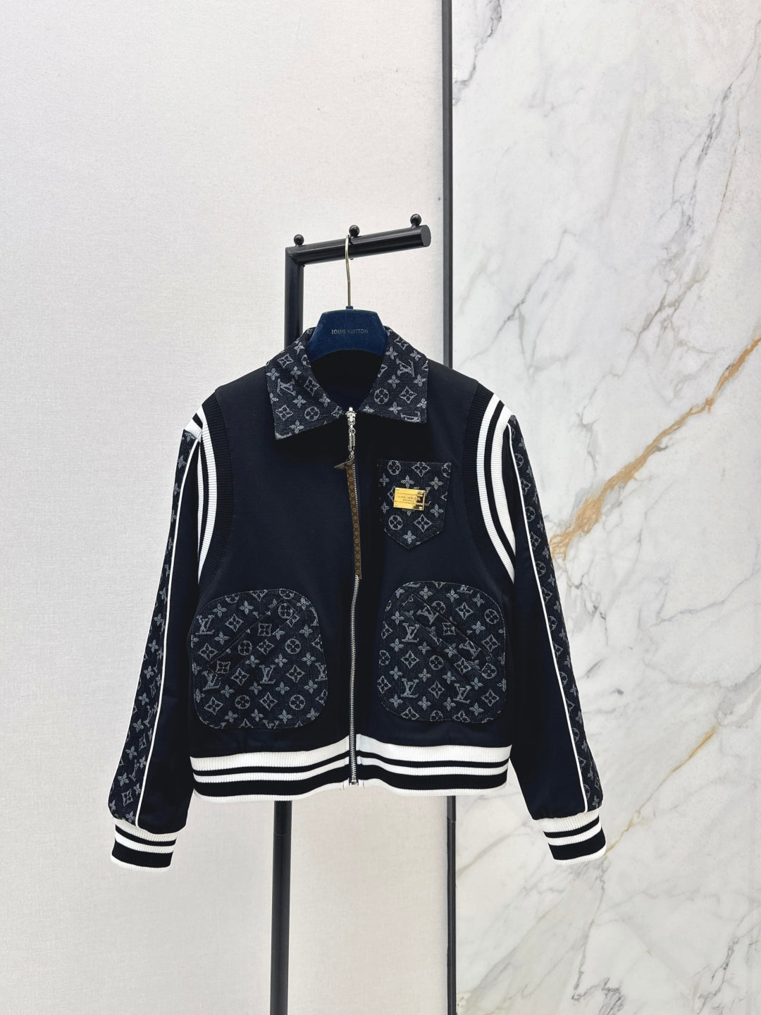 Loui 25fw reversible jacket