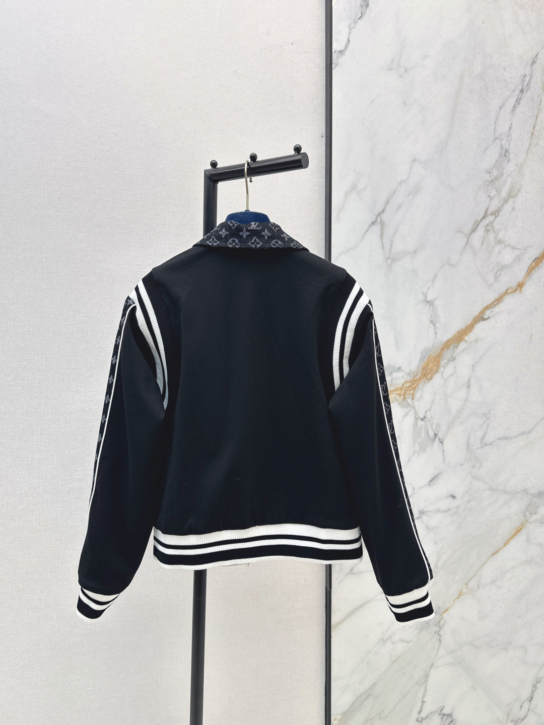 Loui 25fw reversible jacket