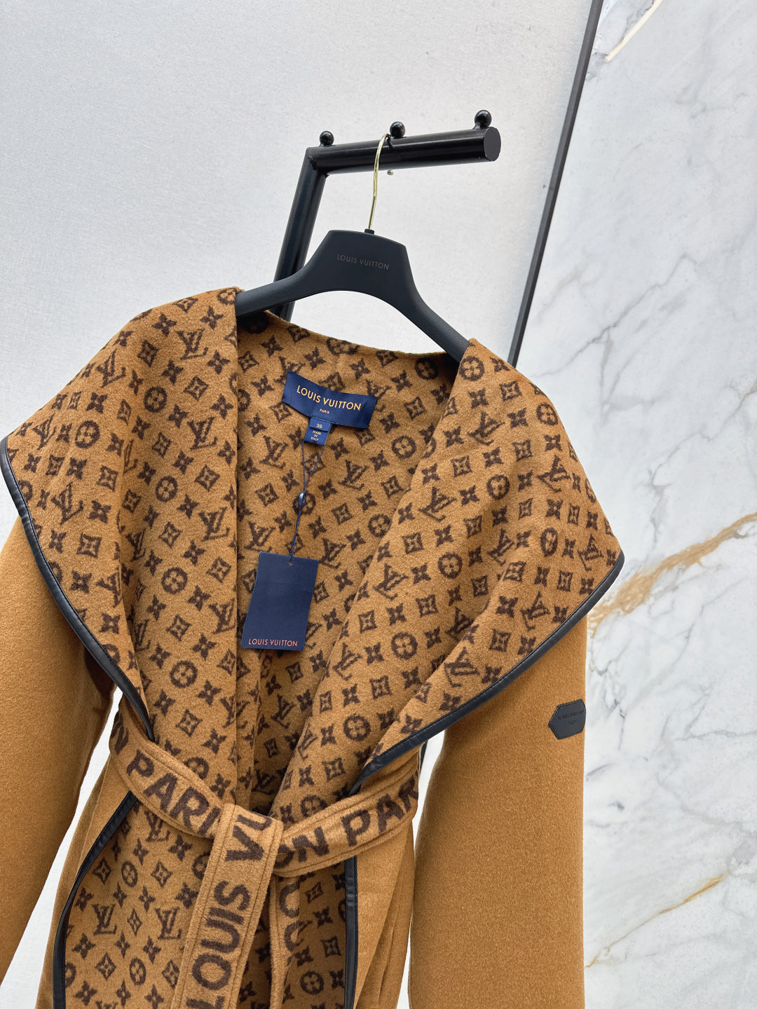 Loui 25fw hooded pea coats