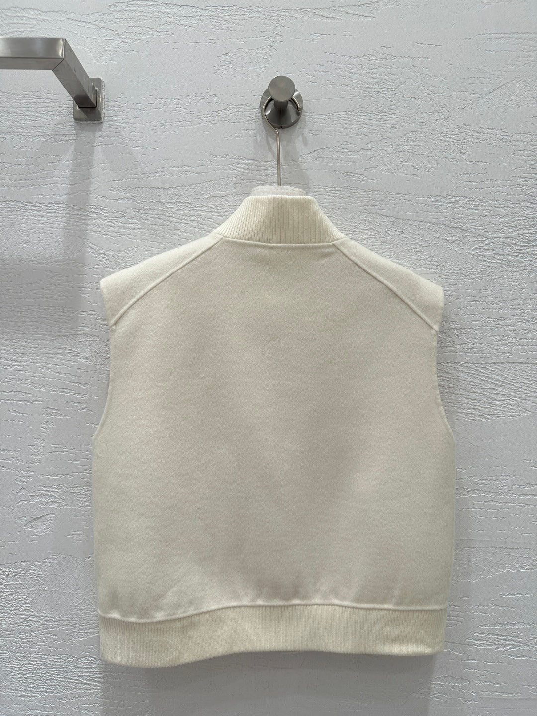 Herm 25fw cashmere vest