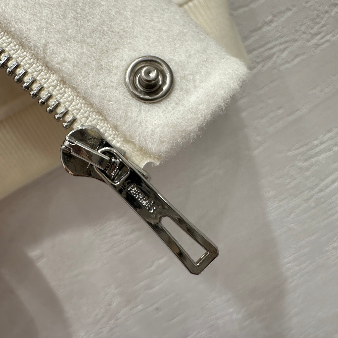 Herm 25fw cashmere vest