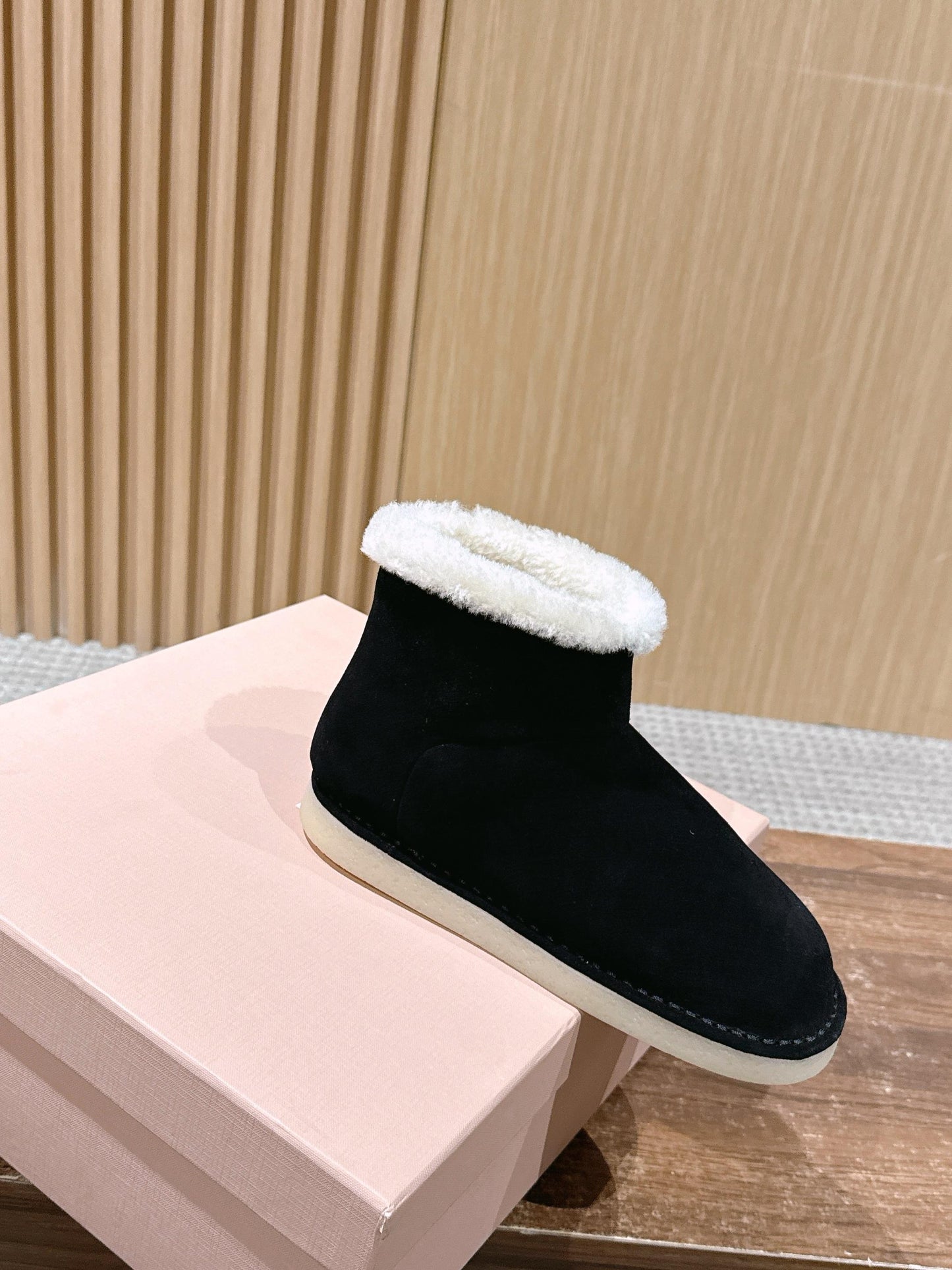 Miu 25fw insulated boots
