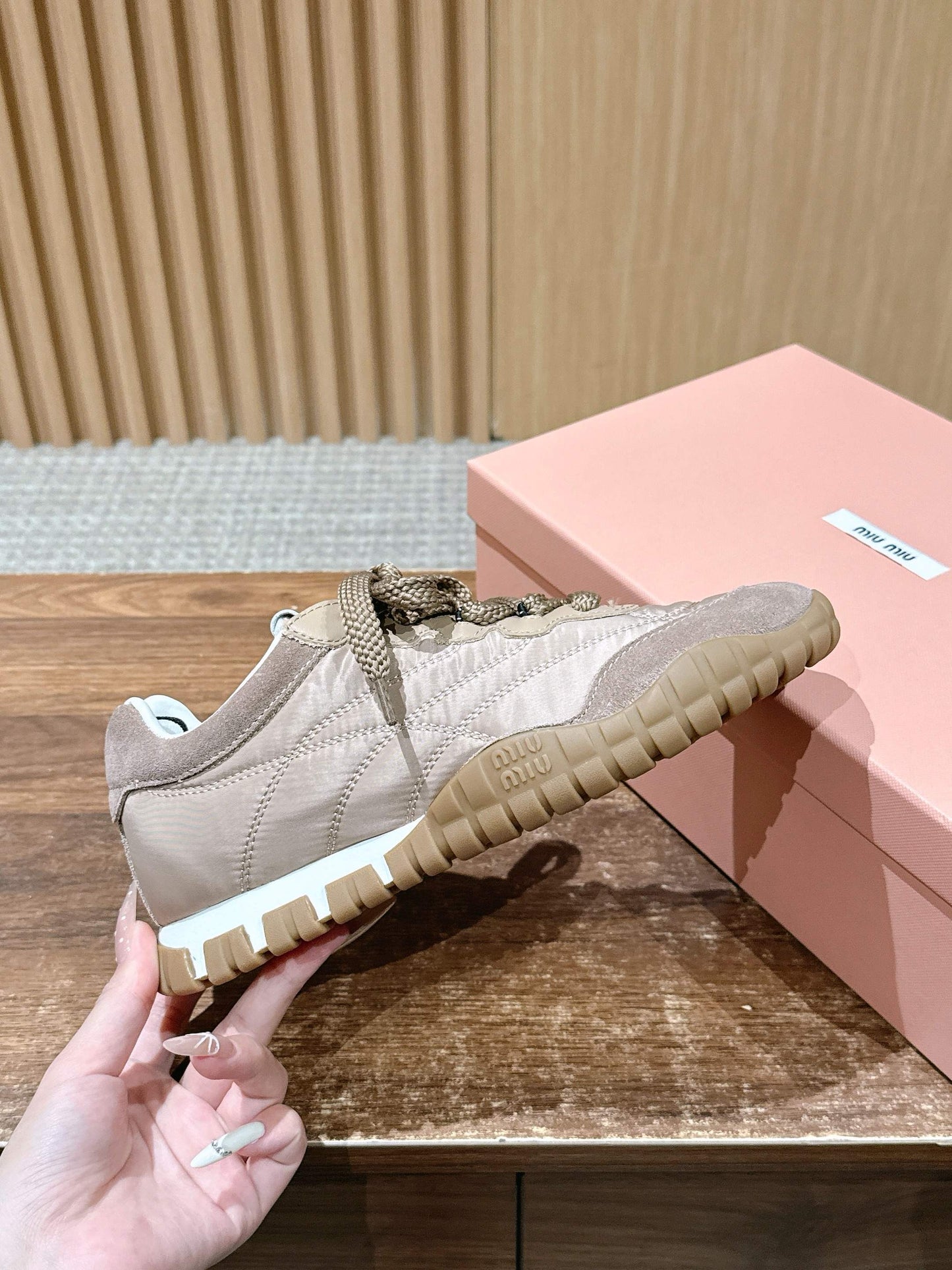 Miu 25fw sneakers