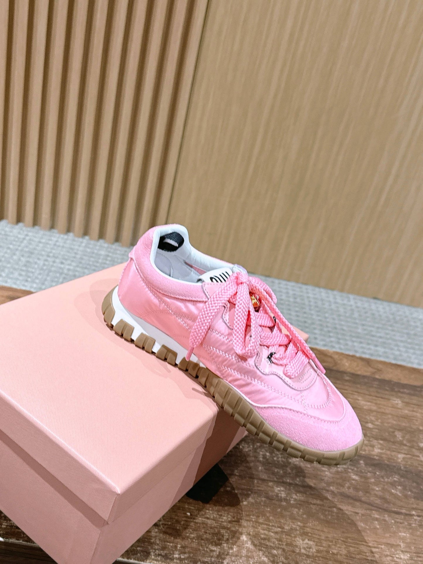 Miu 25fw sneakers