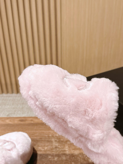 Chan 25fw fluffy slippers