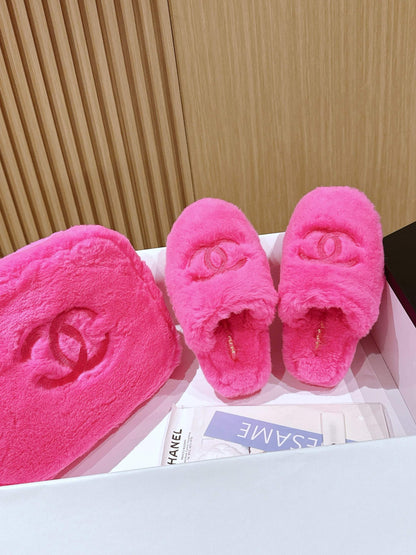 Chan 25fw fluffy slippers
