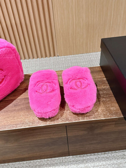 Chan 25fw fluffy slippers