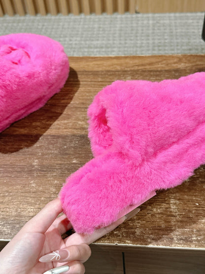 Chan 25fw fluffy slippers