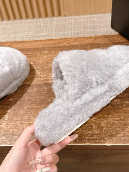 Chan 25fw fluffy slippers