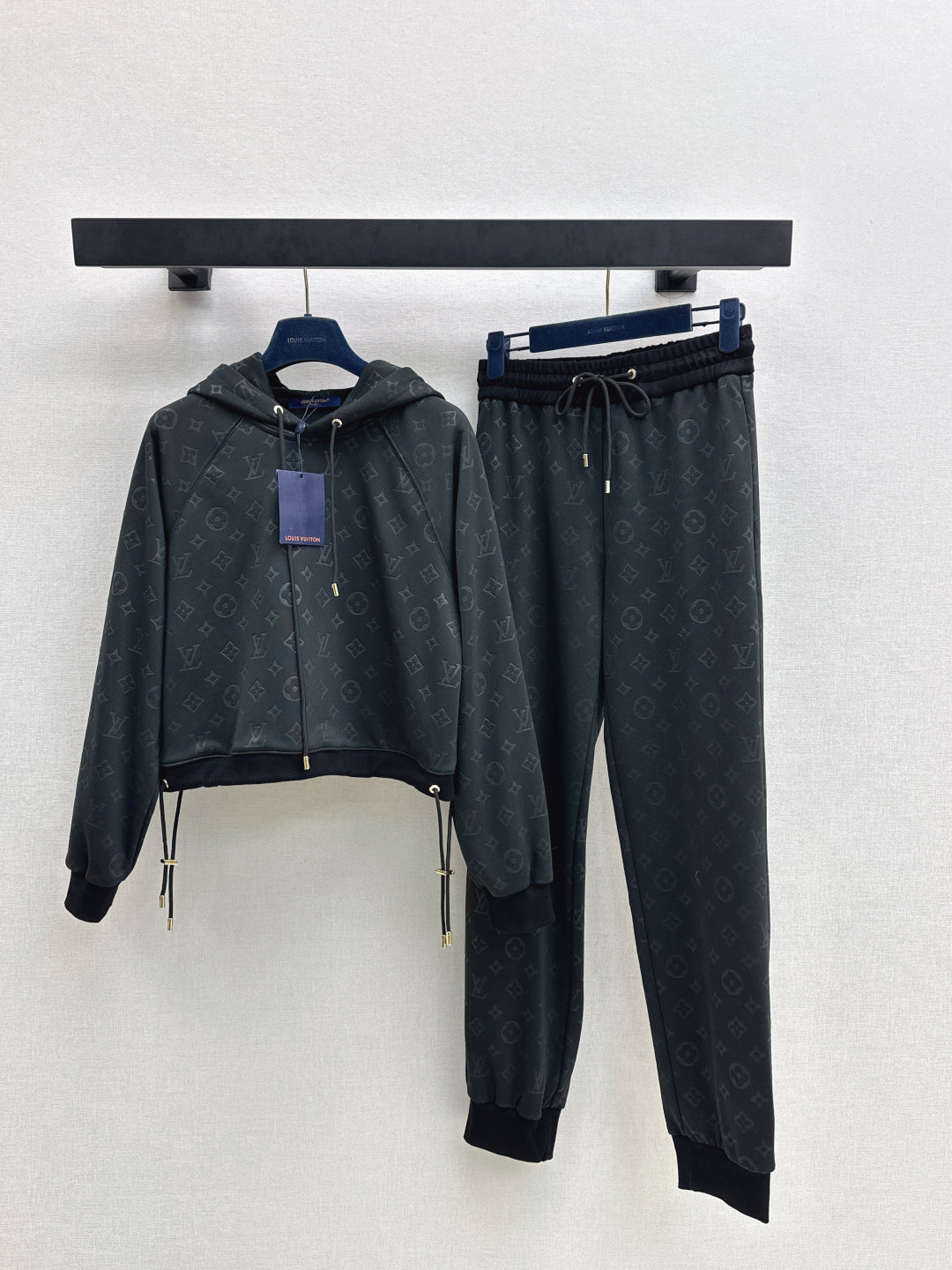 Loui 25fw hooded jacket pants set