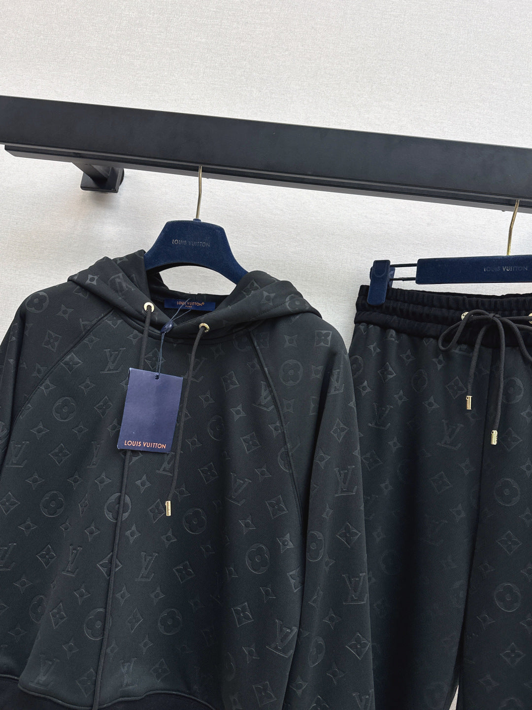 Loui 25fw hooded jacket pants set