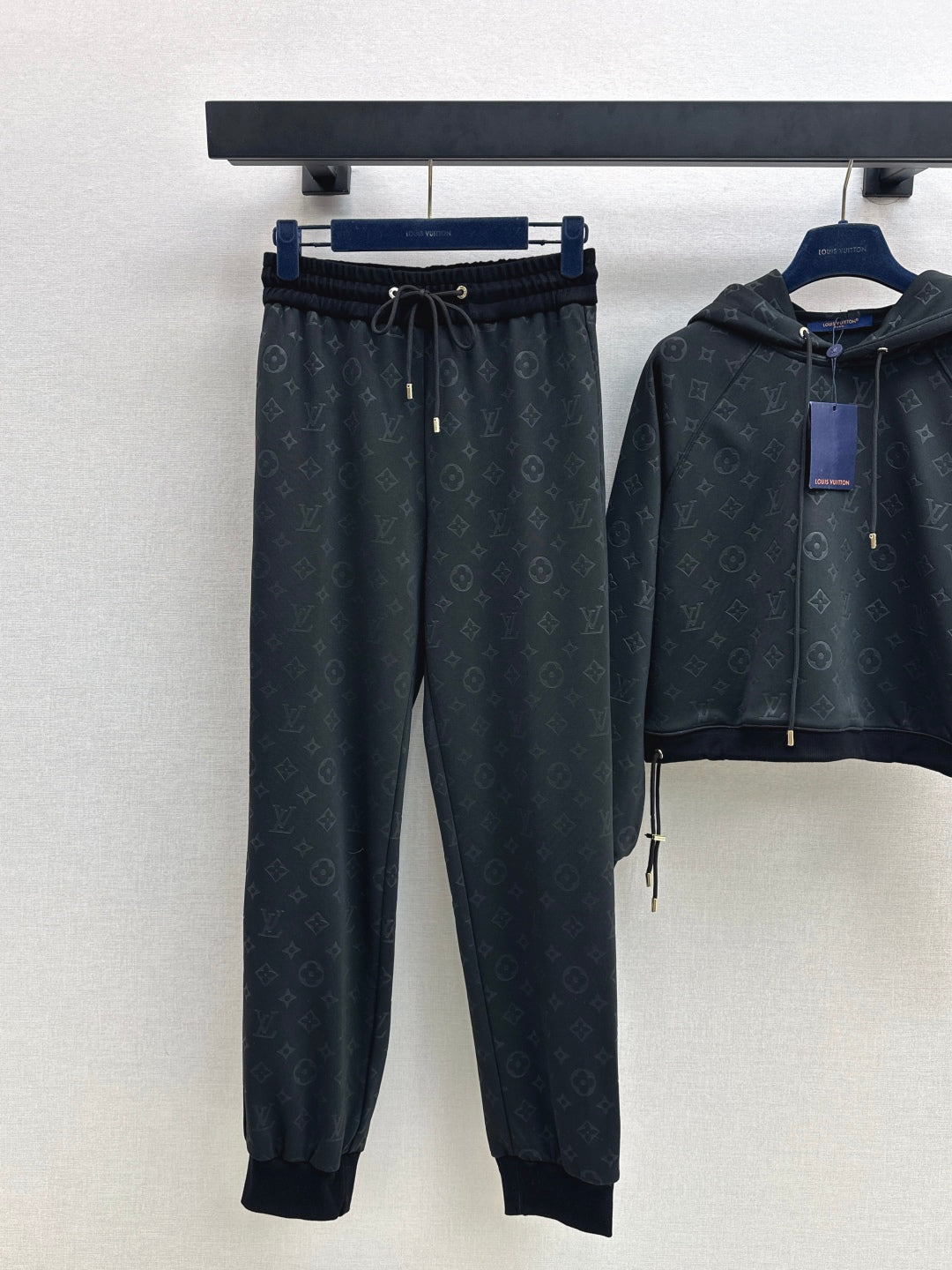 Loui 25fw hooded jacket pants set