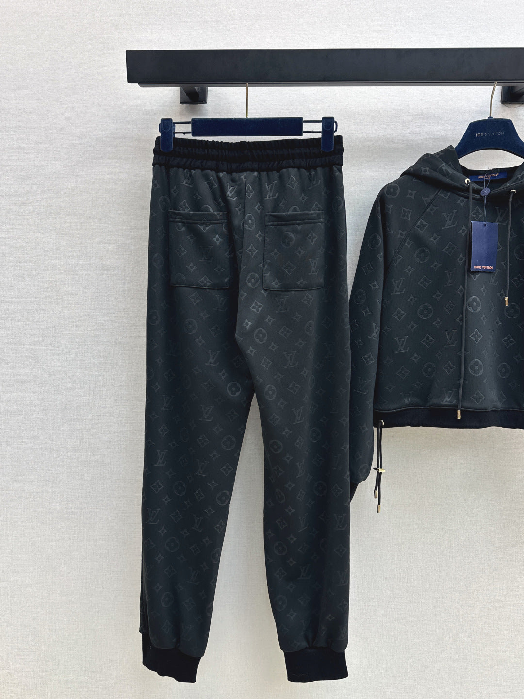 Loui 25fw hooded jacket pants set