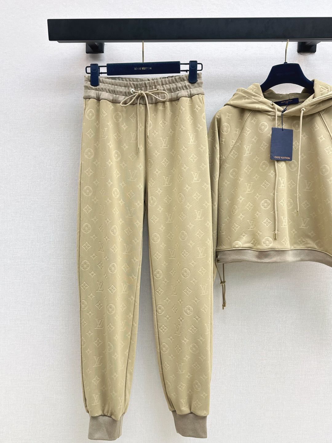 Loui 25fw hooded jacket pants set