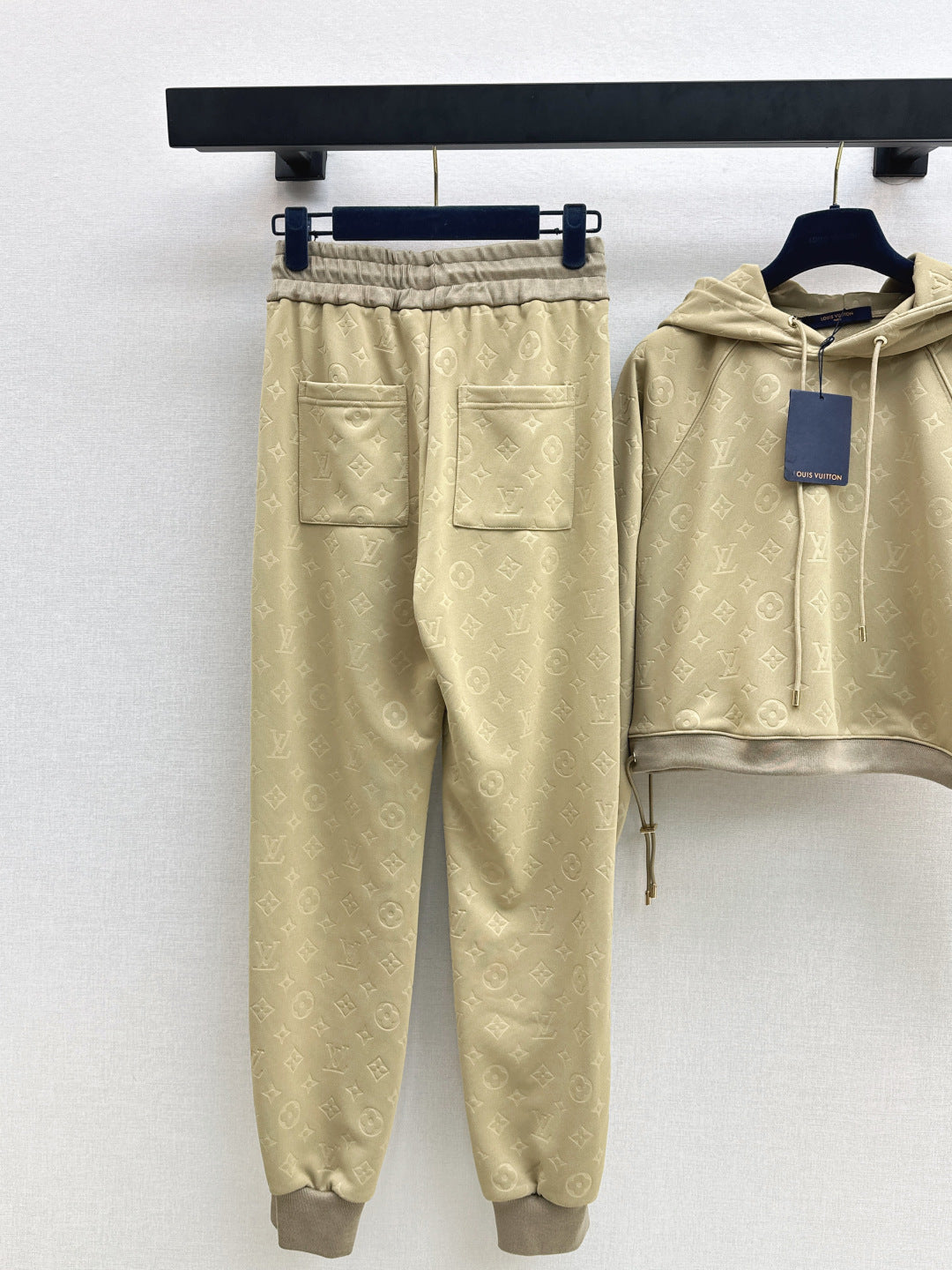 Loui 25fw hooded jacket pants set