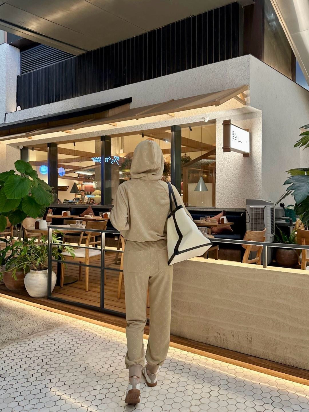 Loui 25fw hooded jacket pants set