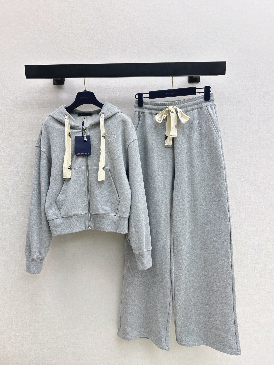 Loui 25fw tracksuit