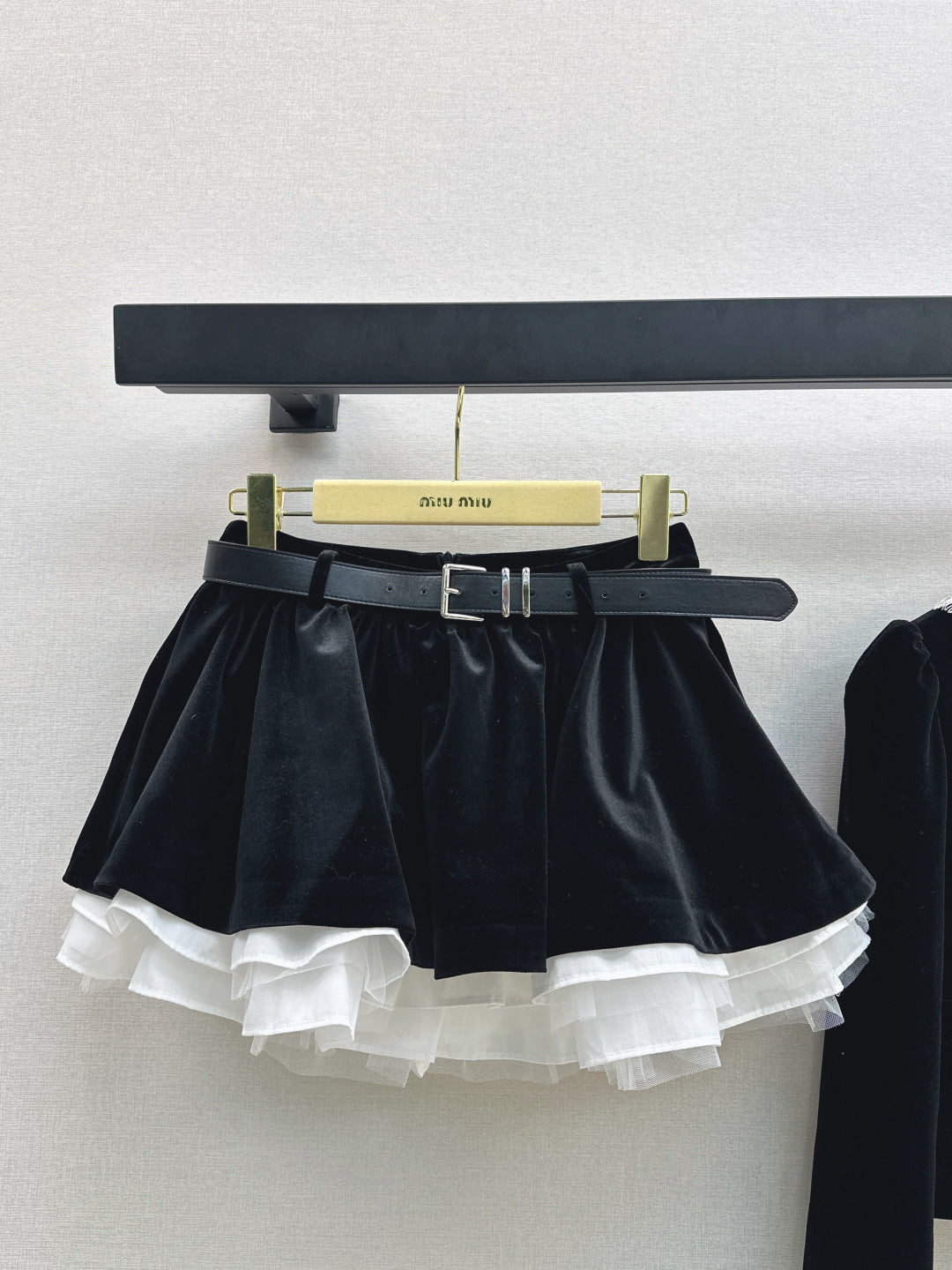 Miu 25fw velvet lace jacket skirt set