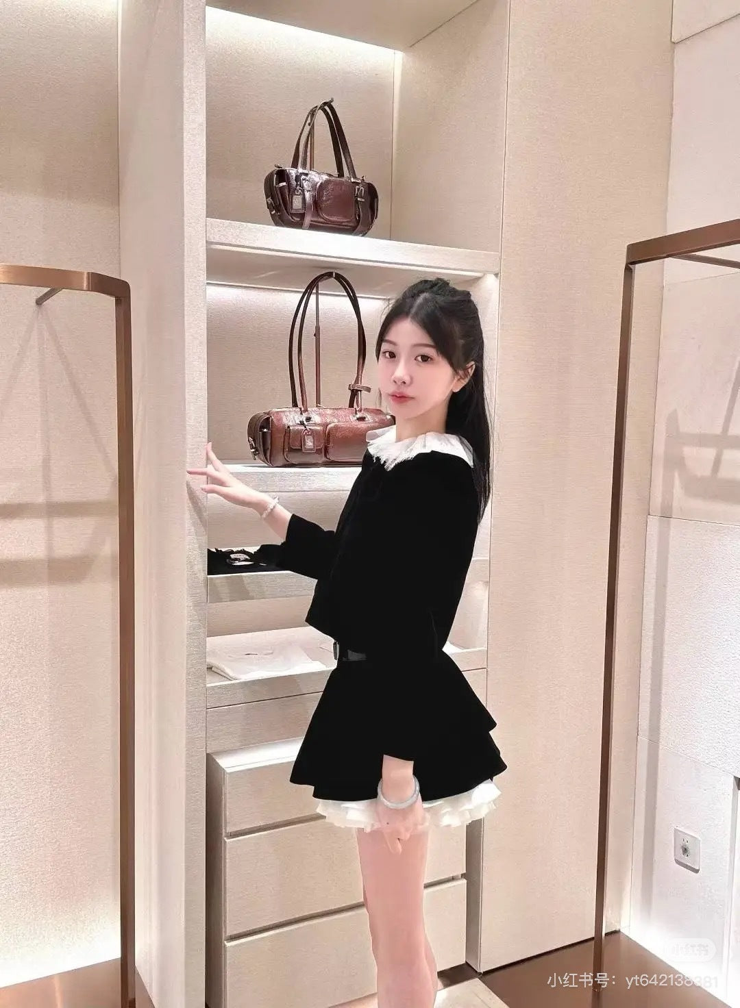 Miu 25fw velvet lace jacket skirt set