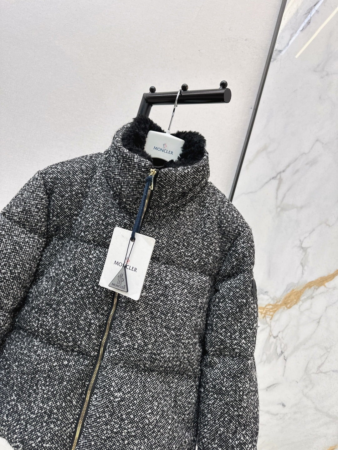 Monc 25fw down jacket